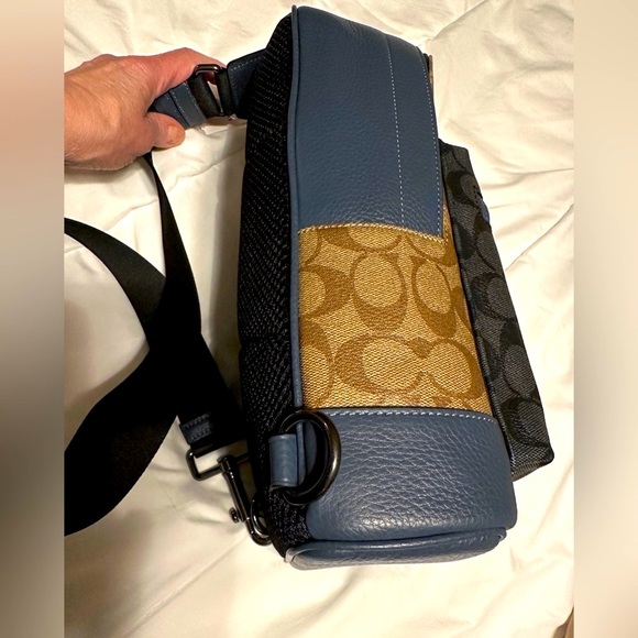 Men’s Coach West Pack in Color Block and Signature Canvas NWT - Picture 3 of 12